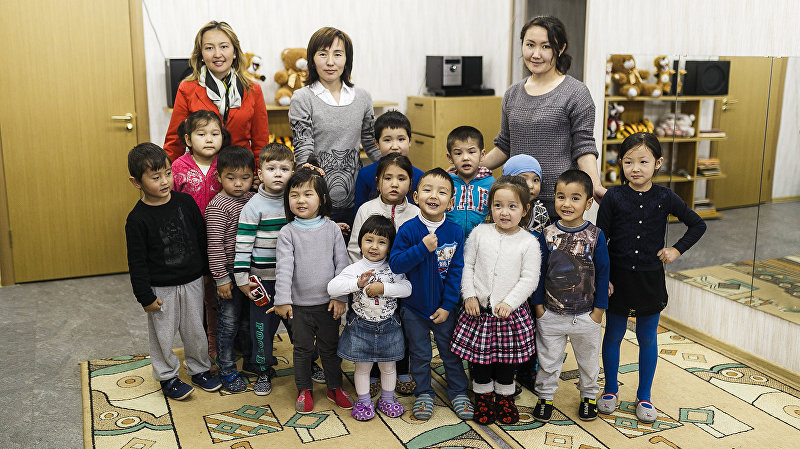 Дети иностранных граждан в школу. Дети мигранты в детском саду. Детский сад Кыргызстан. Детский сад для мигрантов. Садик детский для мигрантами.